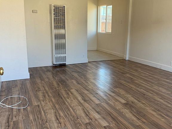 4th image of 207 Brown St #13
