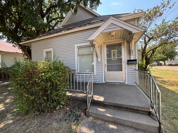 625 W 6th St #1/2, Larned, KS 67550