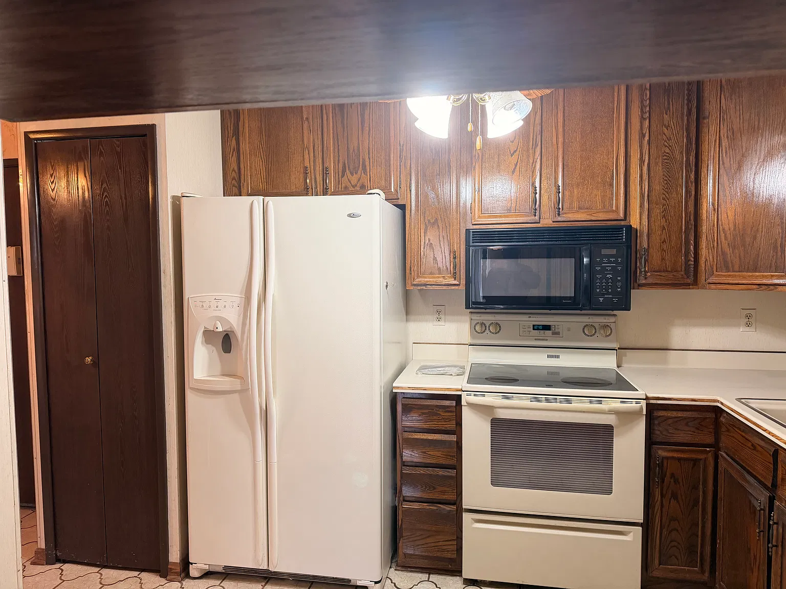 2 bed, 1535 sqft, $1,725 — Photo 2