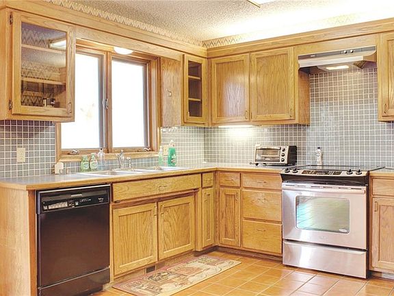 5th image of 931 & 933 N Oak Dr