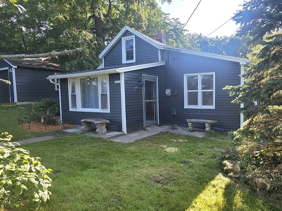 N76W28065 Center Oak Rd