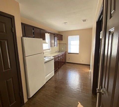 2nd image of 502 Miguel Hidalgo St