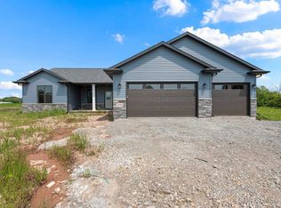 2538 S Stellita Cir, De Pere, WI 54115