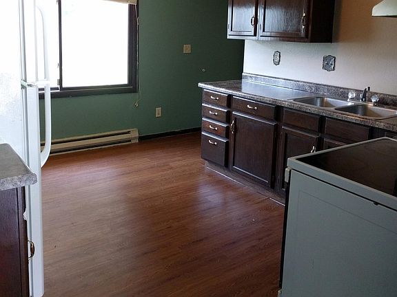 2nd image of 805 W Van Buren St