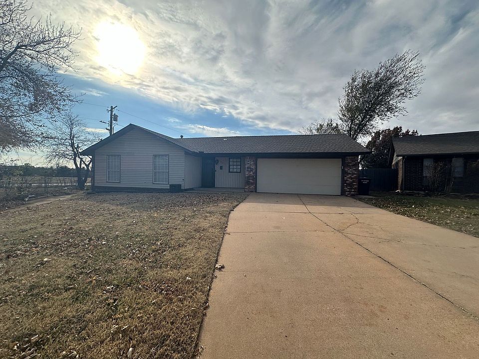 1st image of 901 Craig Dr