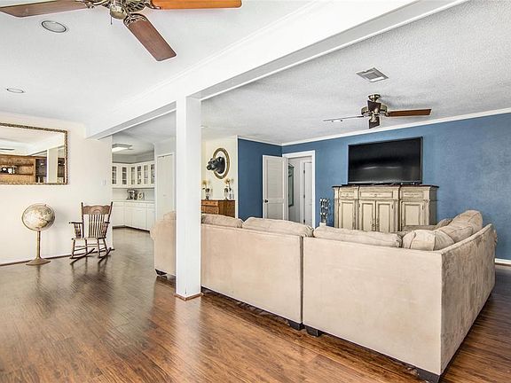 5th image of 4515 Bayou Bend Dr
