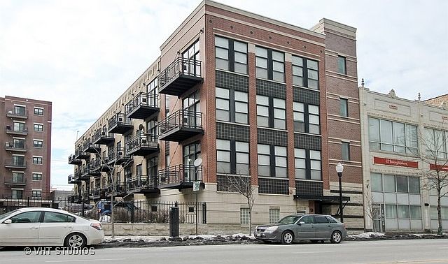 1st image of 1910 S Michigan Ave APT 303