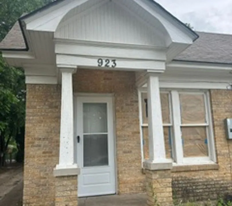 923 Sunset Ave