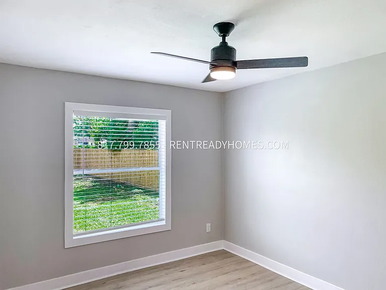 8112 Barkley St — Photo 6