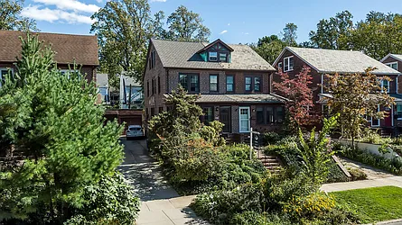 Sold by Daniel Gale Sotheby's International Realty