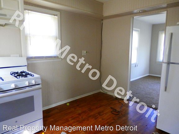 4th image of 6092 John Daly St