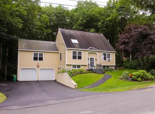 34 Ledgeview Dr, Rochester, NH 03839