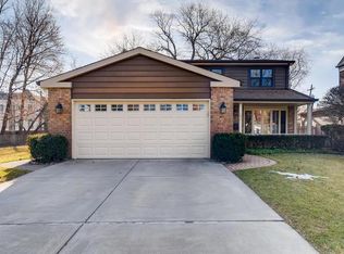 354 S Carlyle Pl, Arlington Heights, IL 60004