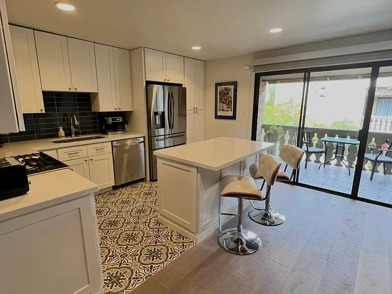 4950 N Miller Rd #219 — Photo 4