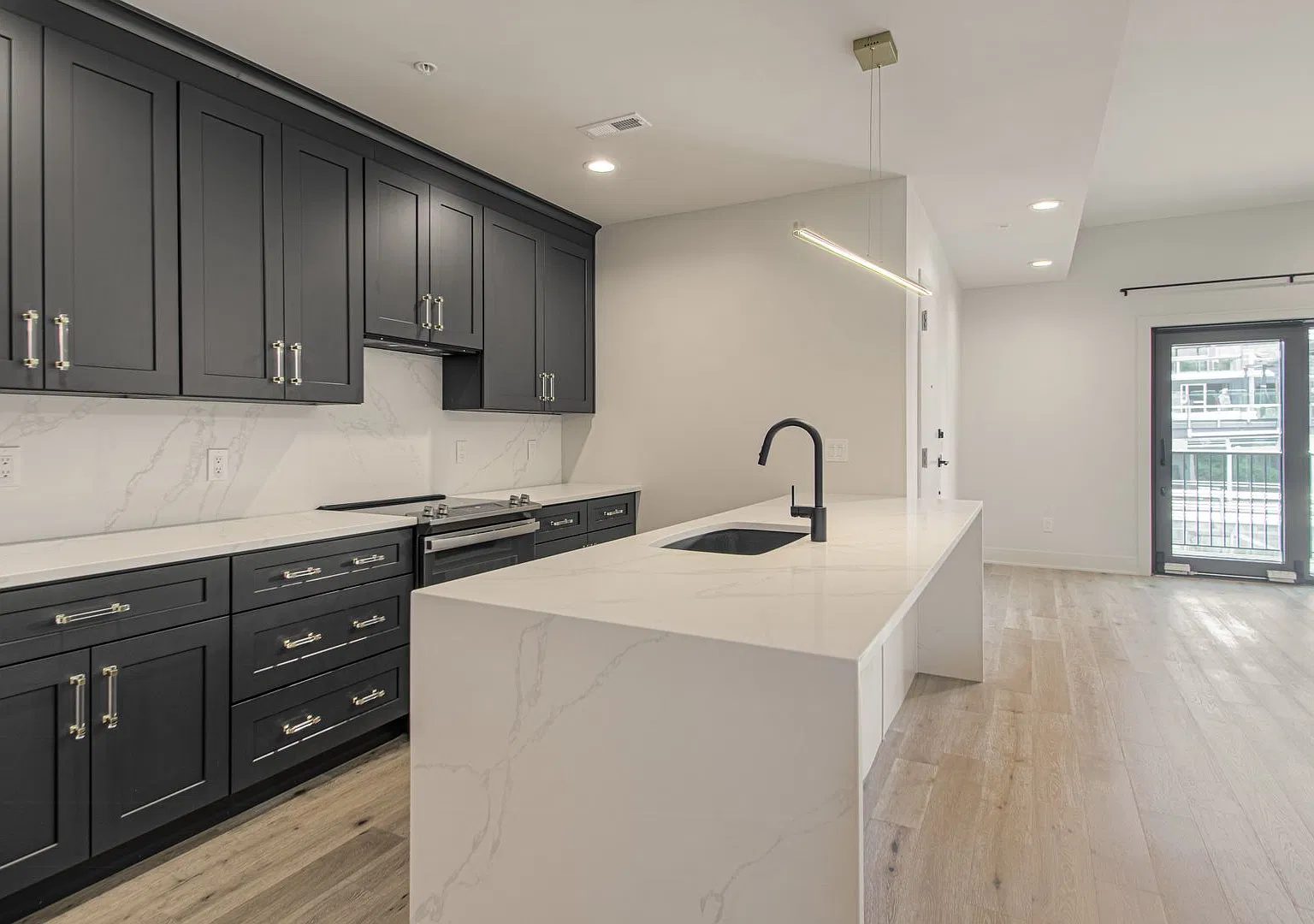 200 West Gregory Boulevard — Photo 1