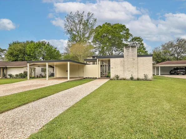 147 Valley Dr, Liberty, TX 77575