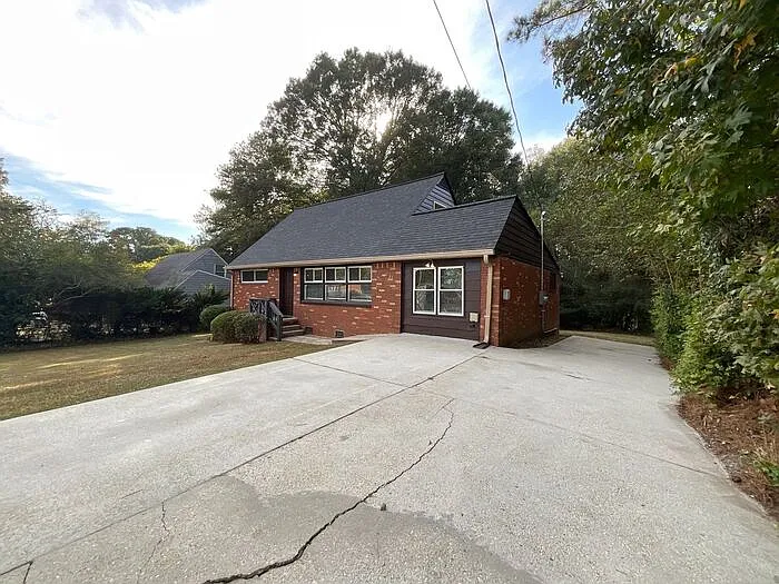 3011 Horse Shoe Dr — Photo 2