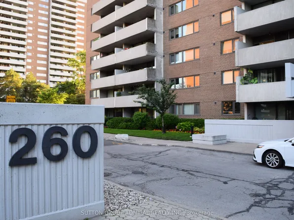 260 Scarlett Rd #804, Toronto, ON M6N 4X6