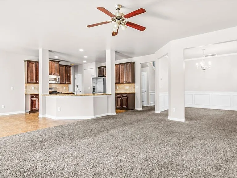 419 Live Oak Pass — Photo 10