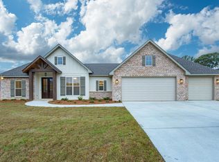15 Dora Ln, Hattiesburg, MS 39402