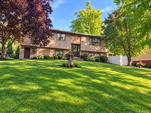 101 Pomander Drive, White Plains, NY 10607