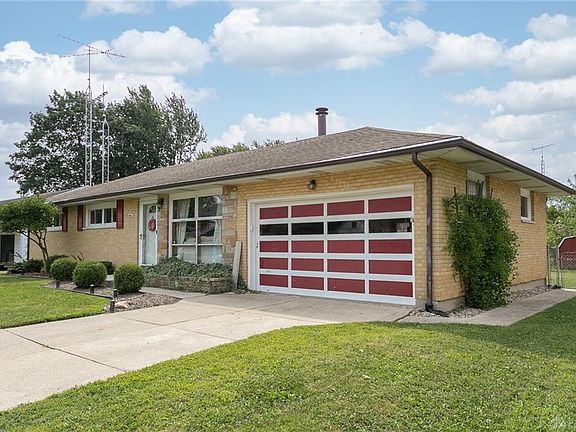2nd image of 303 Fernwood Dr