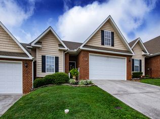 7028 Pemmbrooke Shire Ln, Knoxville, TN 37909