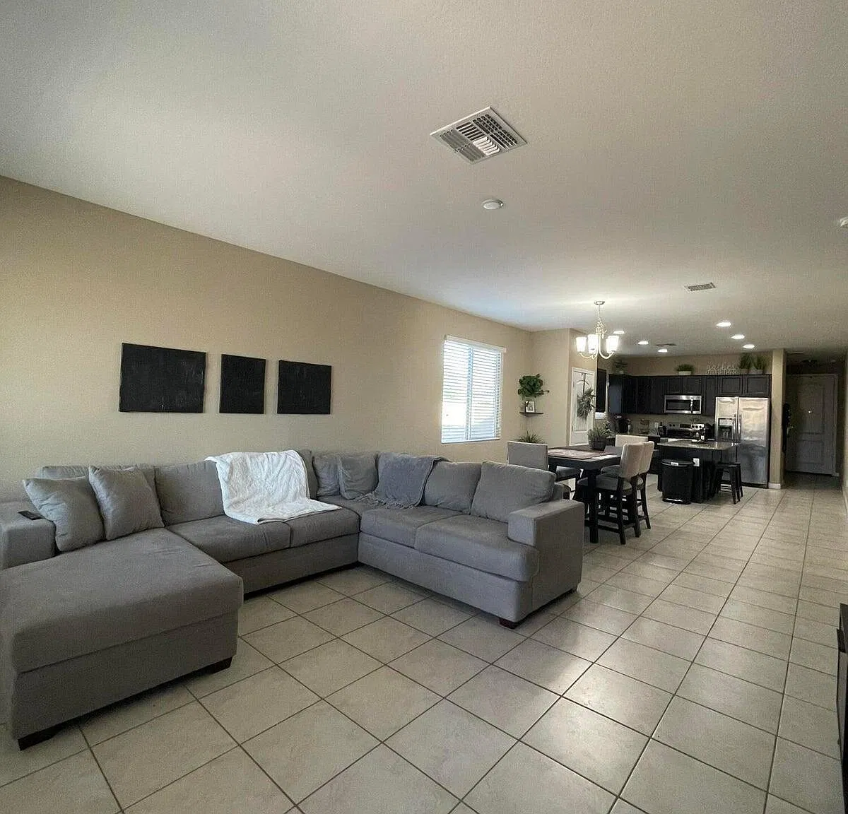 4 bed, 2.0 bath, 1600 sqft, $1,795 — Photo 1