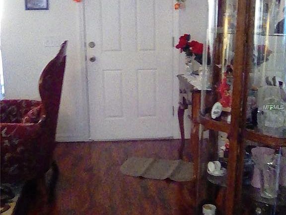 4th image of 416 Manitoba Dr