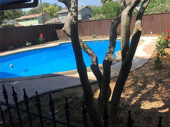 3rd image of 11227 Dumbarton Dr