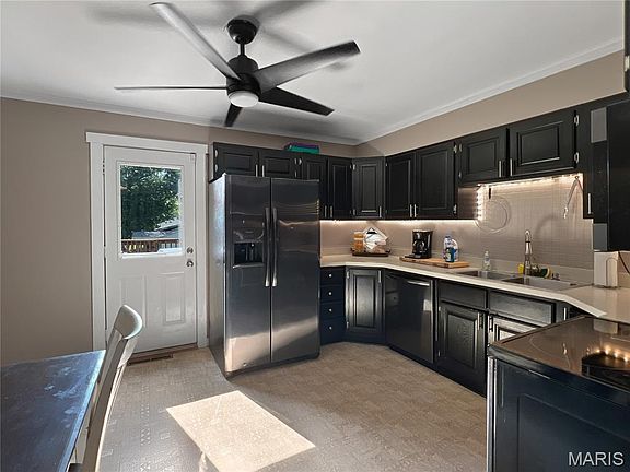 5th image of 1001 Virginia St