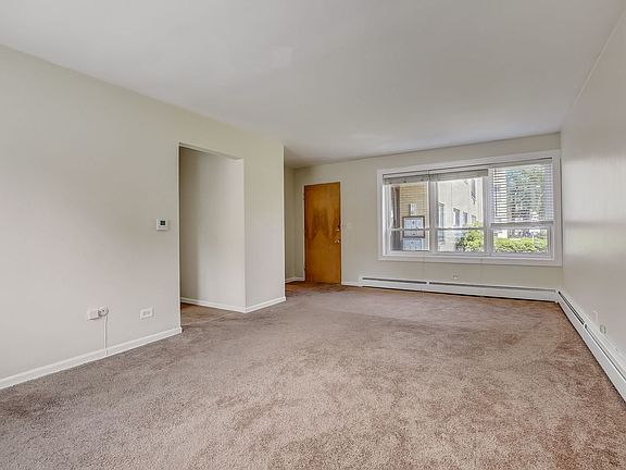 4th image of 1127 Erie St APT 1A