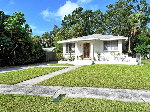 1931 Edgewater Dr, Sarasota, FL 34234