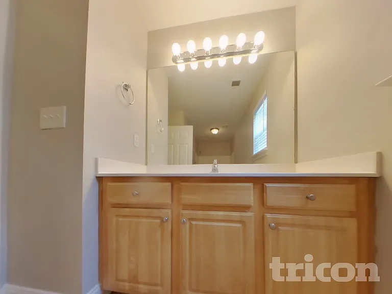 204 Cole Ct — Photo 9