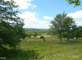 9534 S Derinda Rd, Elizabeth, IL 61028