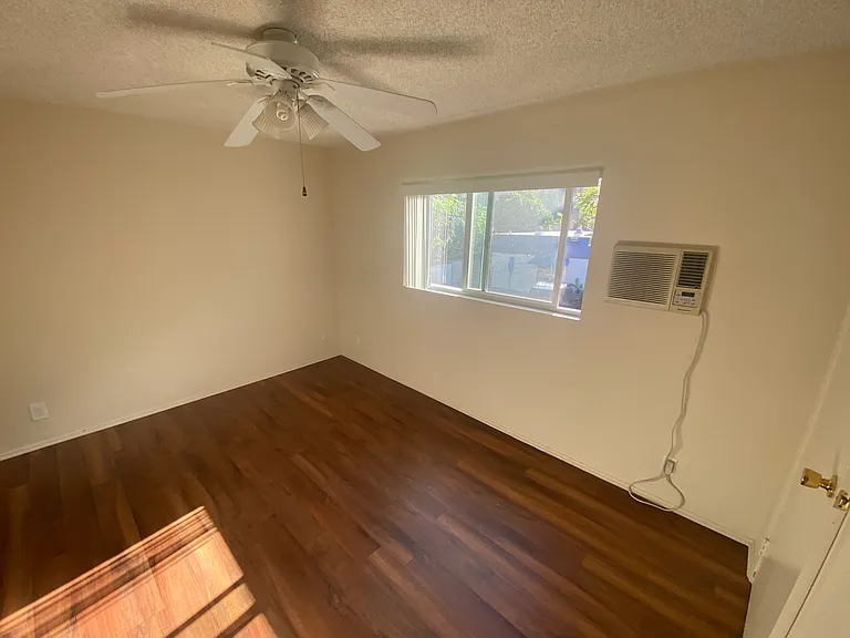 285 E Del Mar Blvd #3 — Photo 8