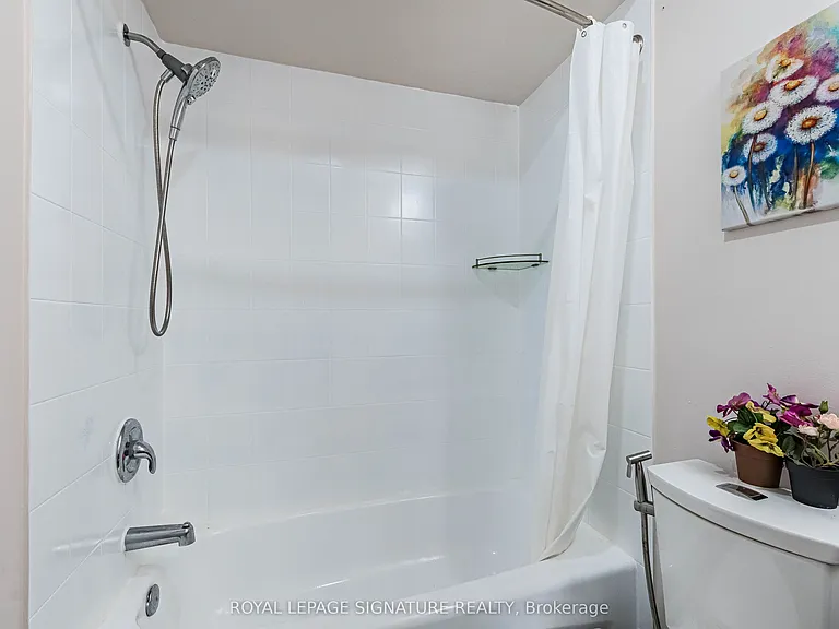 35 Whitehouse Cres — Photo 42