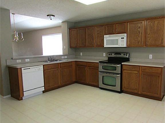 5th image of 908 Margaret Dr