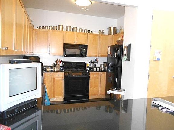2nd image of 41 John St APT 4A
