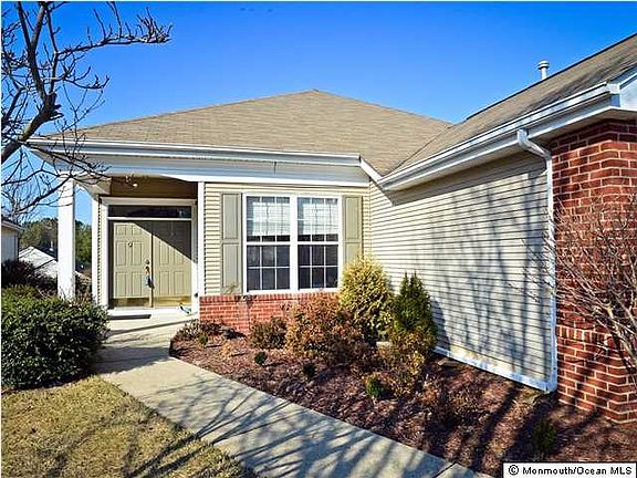 2nd image of 33 Greensprings Dr