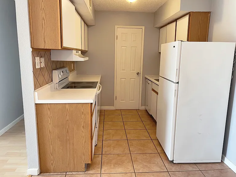 9870 Greenery Ct #H — Photo 7
