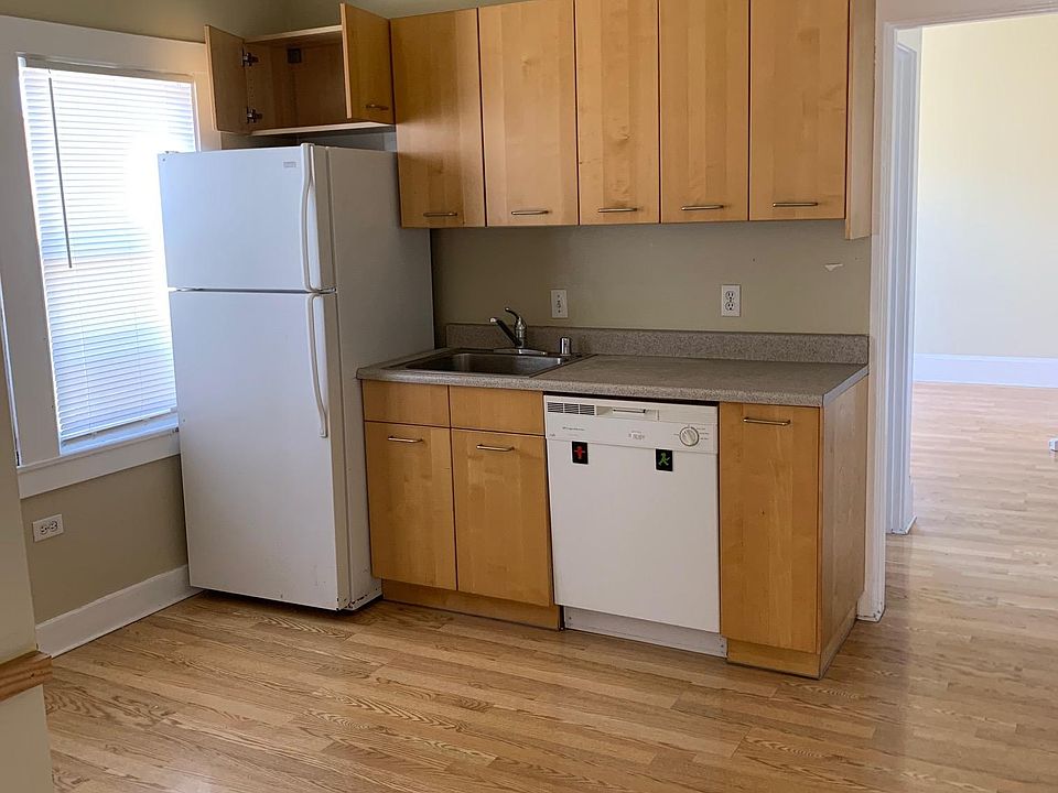 2nd image of 473 Stow Ave #4