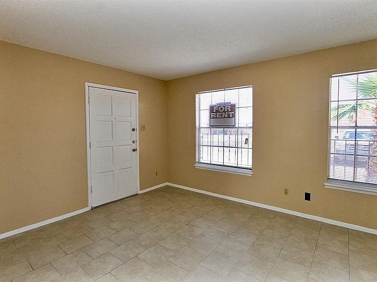 6925 Escondido Dr #A — Photo 8