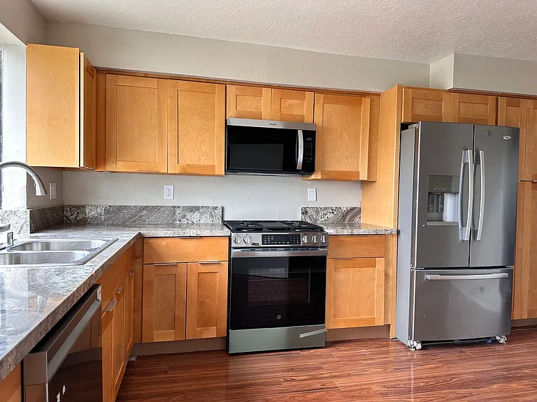 768 Fremont Villas — Photo 38