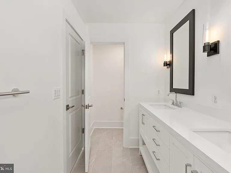 9207 Forkleaf Oak Dr — Photo 38
