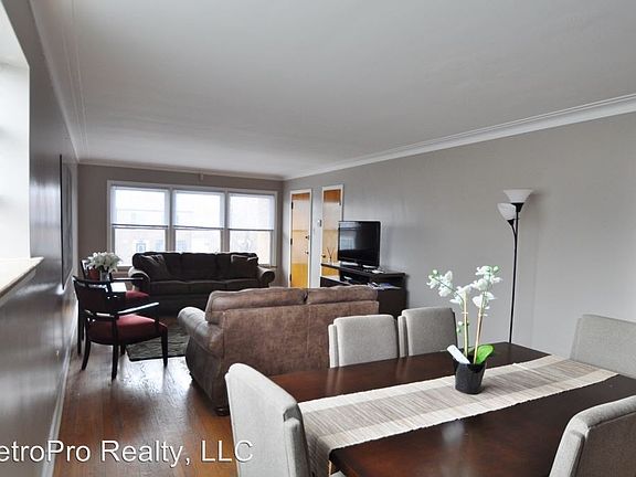 4th image of 9021 S Blackstone Ave #2