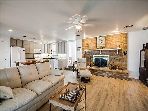 5th image of 12360 Lake Forest Dr