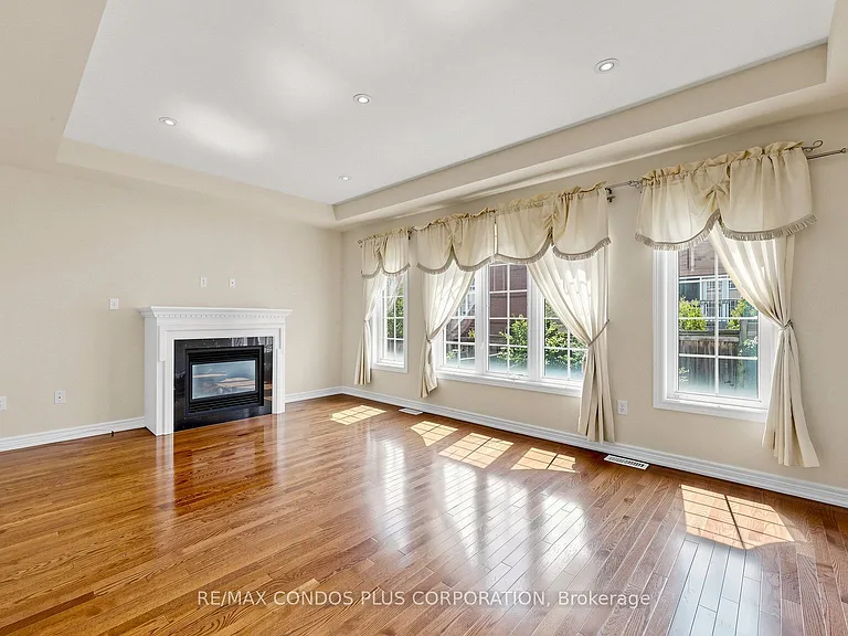139 Queen Filomena Ave — Photo 4