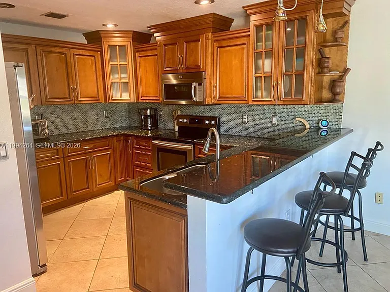 4046 Eastridge Dr — Photo 4