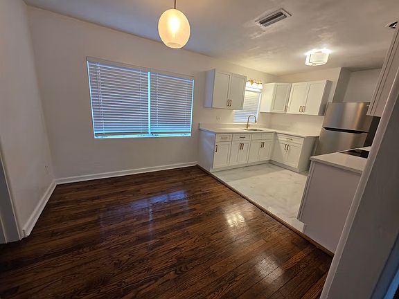5th image of 7165 Conway Cir